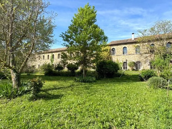 Maison 15 pièces 1200 m²