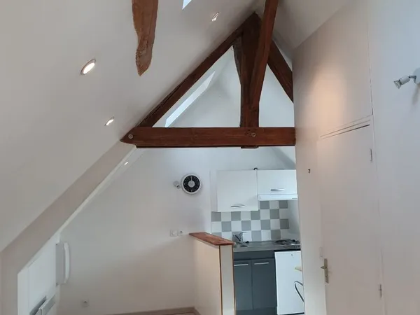 Grand studio à louer