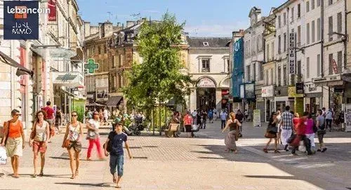 Local commercial 298 m² Niort