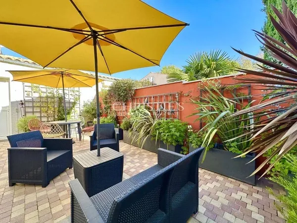 Maison 10 pièces 205 m²