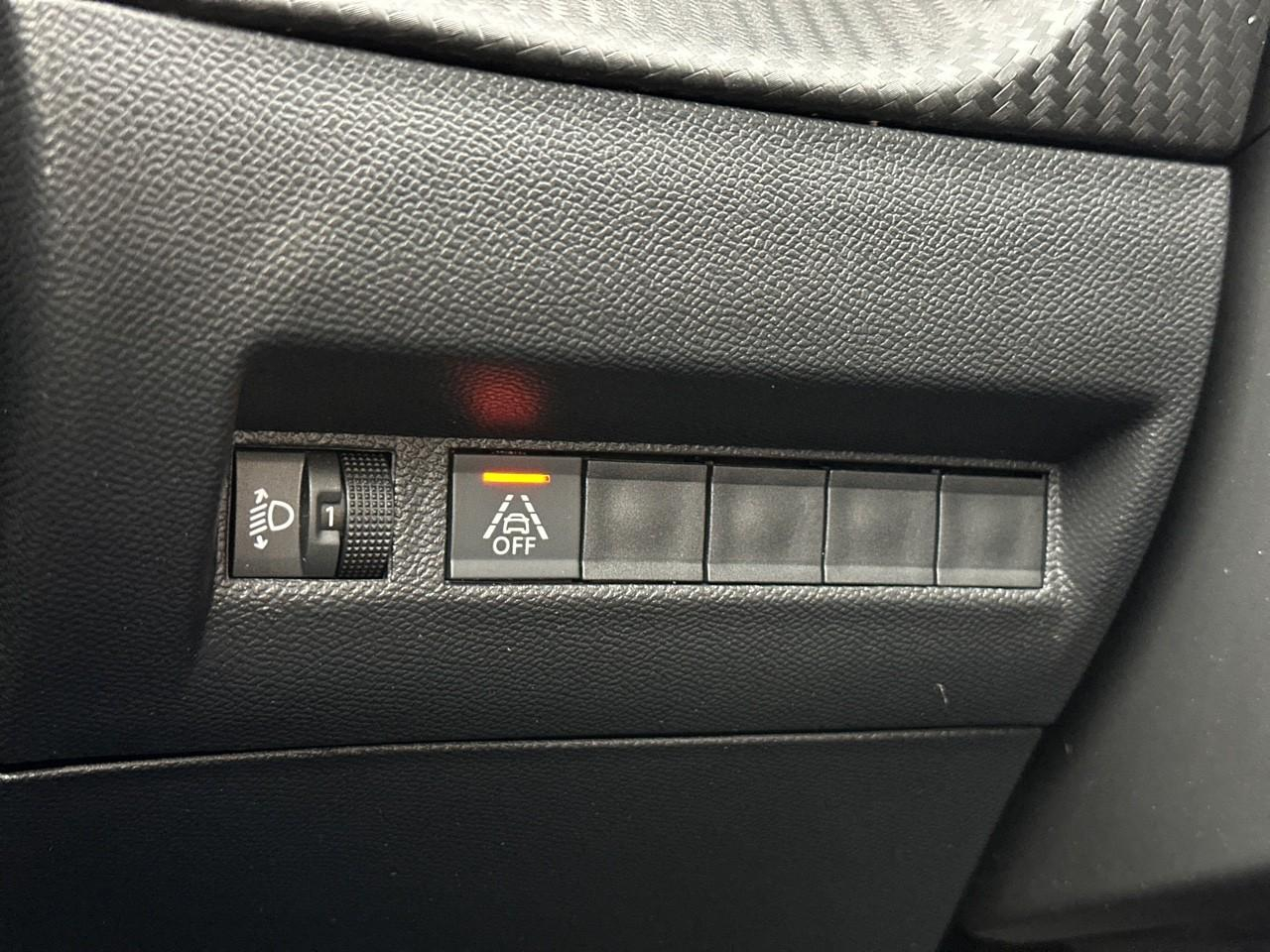 Peugeot 2008 puretech 130 s&s eat8 allure pack — photo 16