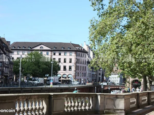 Bureaux 298 m²