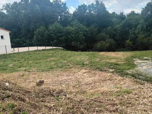 Terrain 1930 m²