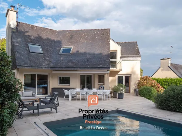 FOUESNANT 29170 - Contemporaine avec piscine 6 pièce(s) 205 m2 environ