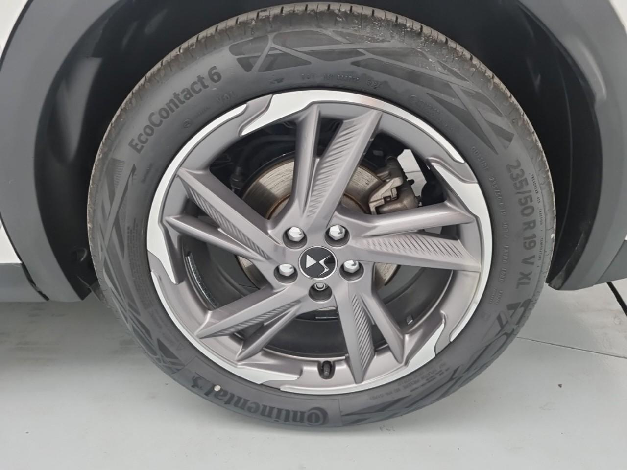 Ds Ds 7 crossback crossback hybride e-tense 300 eat8 4x4 rivoli — photo 16