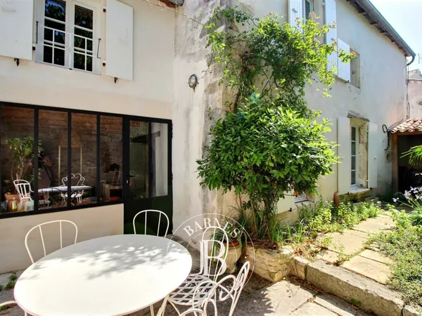 Maison de caractère à vendre en intra-muros - Saint-Martin-de-Ré