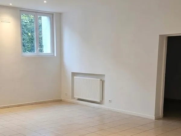 Location locaux 95 M2 Bagneux