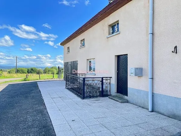 Local 8 pièces 109 m²