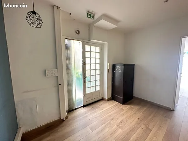 Commerce 59 m²