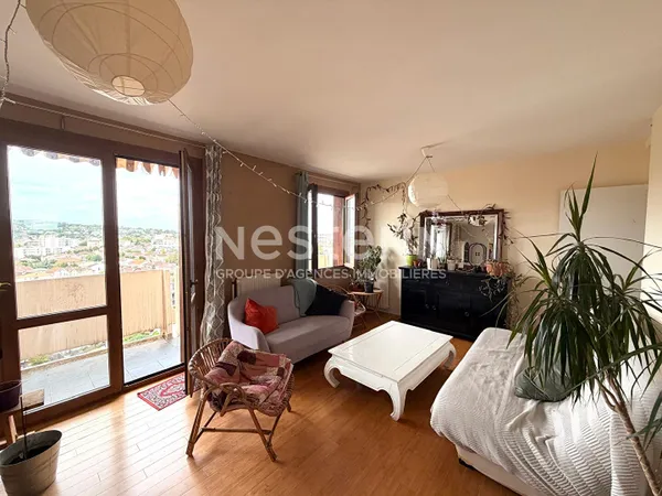 TOULOUSE SAOUZELONG Appartement à vendre en dernier étage avec vue dégagée sur Toulouse - cave - par