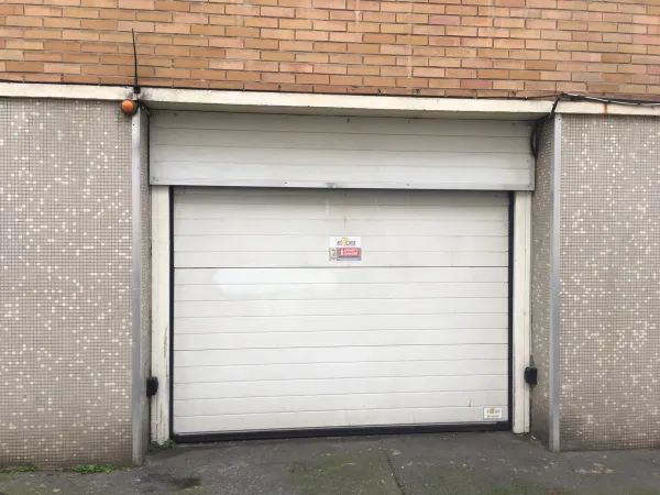 Loue Garage fermé
