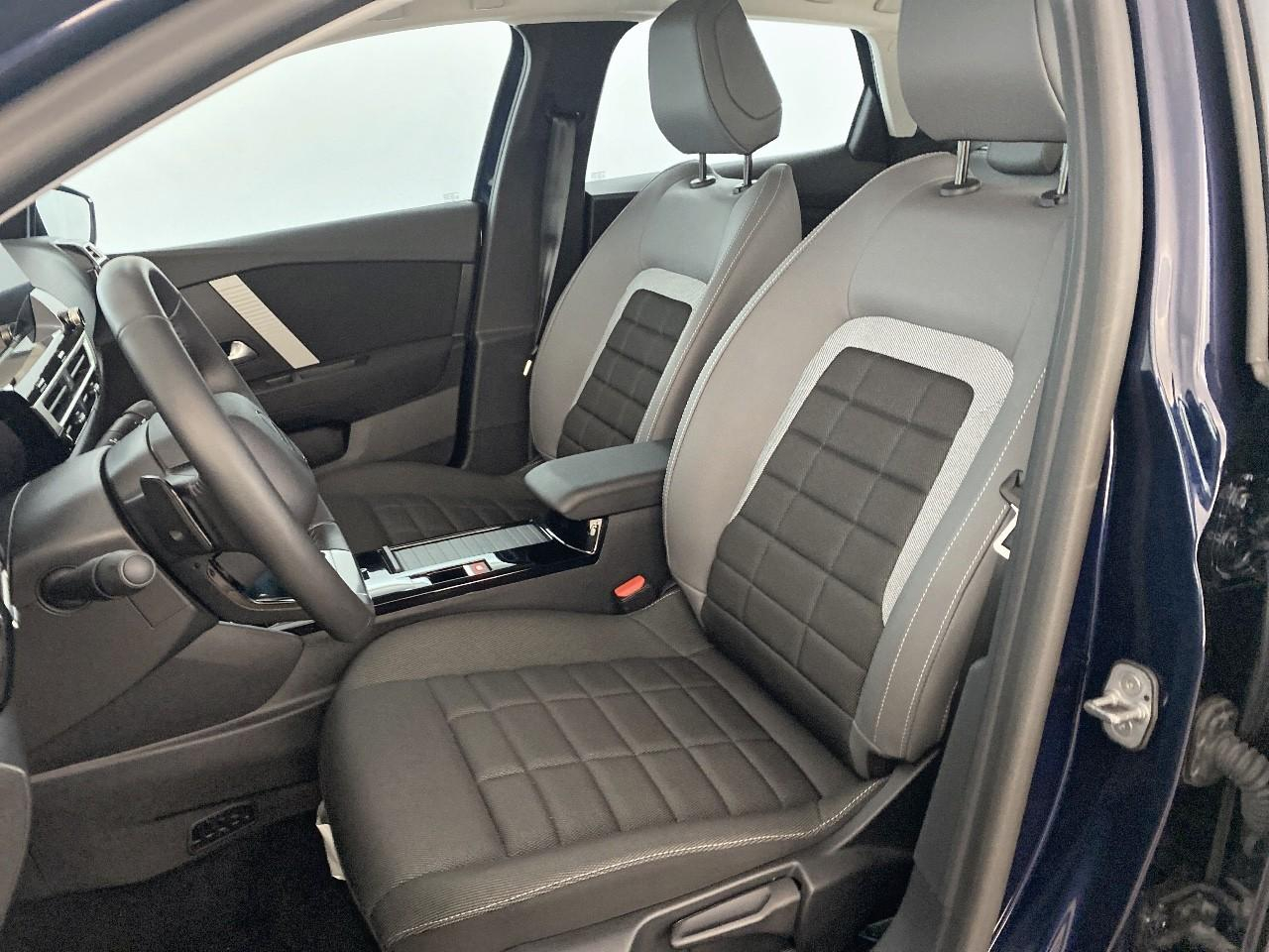 Citroën C4 hybride 136 e-dcs6 plus — photo 9