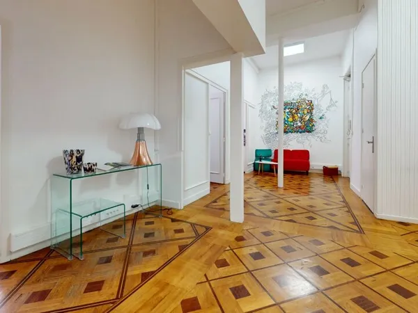 Local professionnel 143 m²
