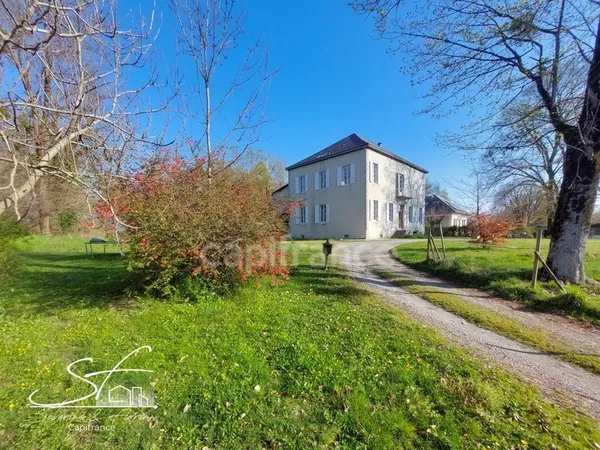 A vendre - Demeure de caractère au fort potentiel - 14 pièces - Saint-Hélène-du-Lac (73800)