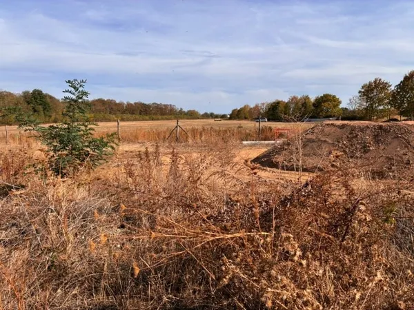 Terrain 272 m²