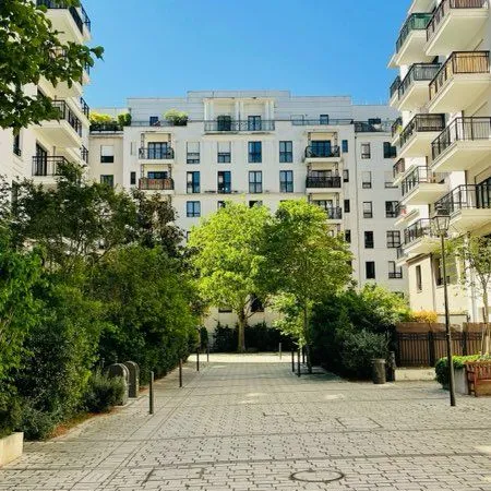 Location parking Suresnes