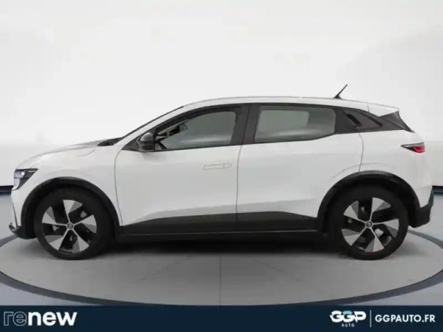 Renault Megane e-tech electric ev40 130ch equilibre boost charge — photo 2