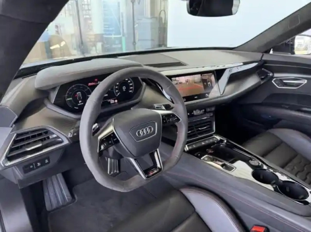 Audi E-Tron rs  gt 598ch quattro — photo 6