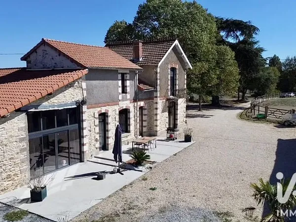 Maison 4 pièces 192 m²