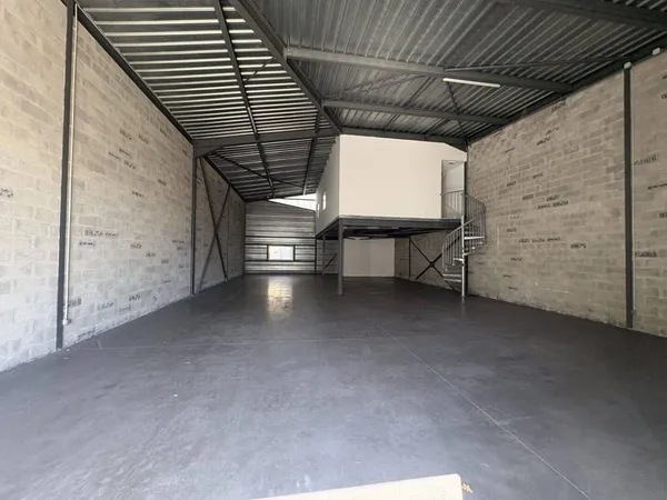 Local d'activité 310 m²