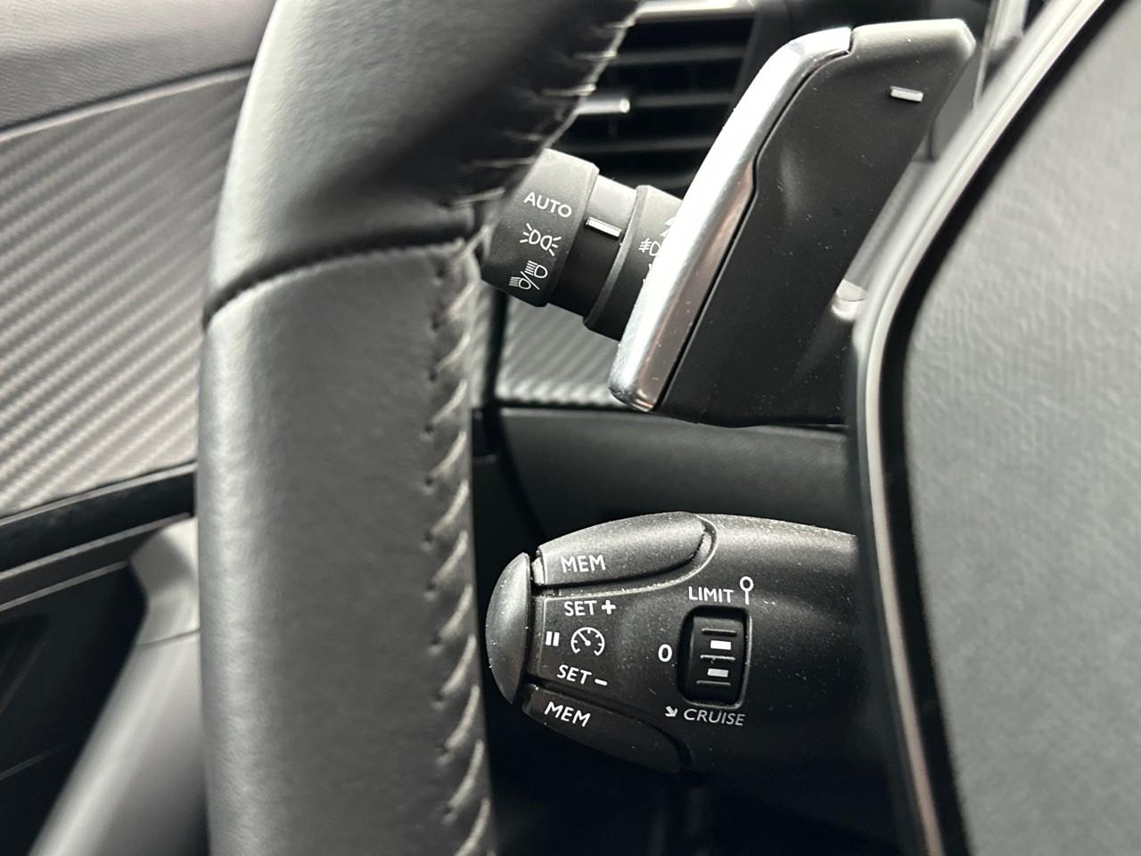 Peugeot 2008 puretech 130 s&s eat8 allure business — photo 17