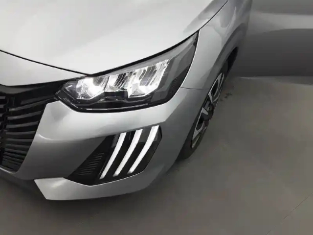 Peugeot 208 puretech 75 s&amp;s bvm5 — photo 16