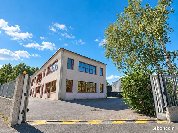 Local commercial 85 m² CRECY LA CHAPELLE