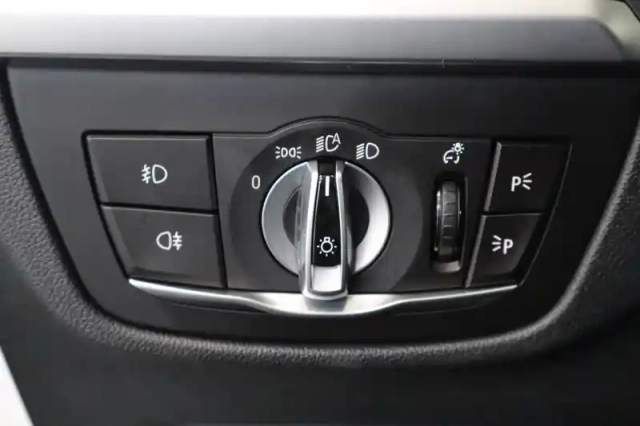 Bmw X3 sdrive18d 150ch bva8 — photo 2