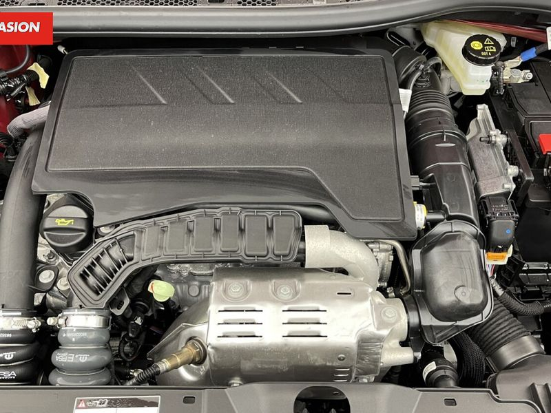 Peugeot 2008 II 1.2 PureTech 130ch Allure Pack EAT8 — photo 11