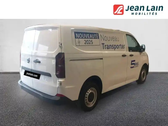 Volkswagen Transporter van l1h1 2.0 tdi 150 bva8 — photo 5