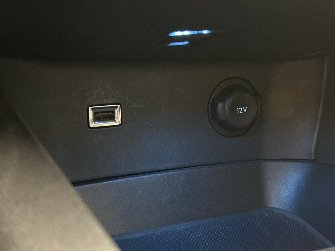 Peugeot 3008 puretech 130ch s&s eat8 style — photo 27
