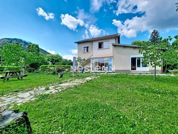 A vendre maison 5 pièces 125 m² à la Motte du Caire