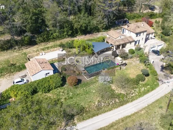 Maison 9 pièces 200 m²