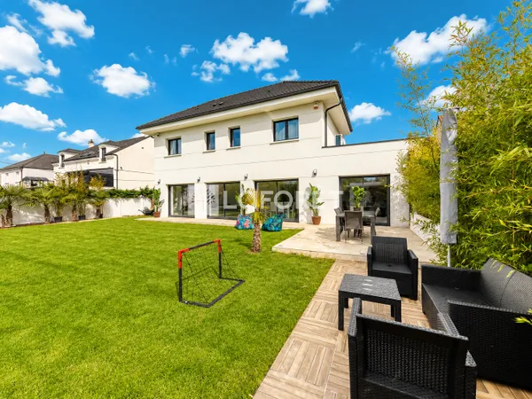 Maison 6 pièces 204 m²