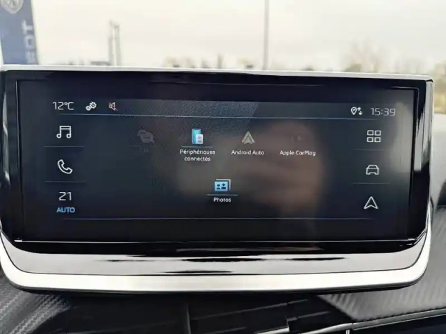 Peugeot 2008 hybrid 145 e-dcs6 — photo 18
