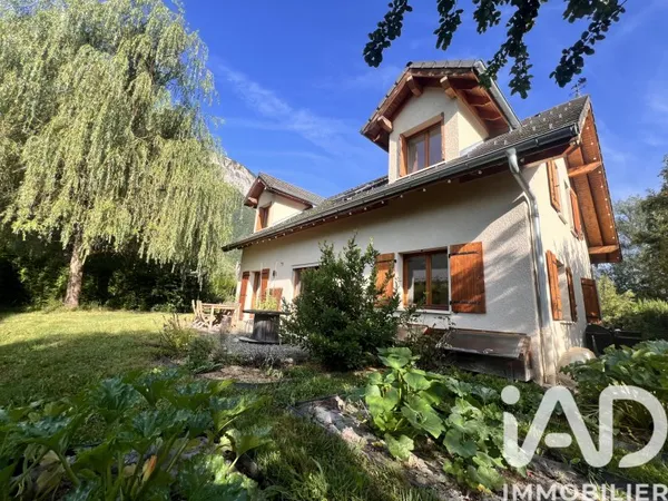 Maison 6 pièces 197 m²