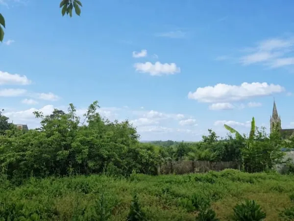 Terrain 400 m²