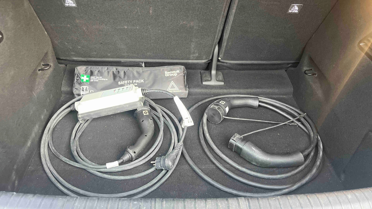 Renault Megane E-Tech EV40 130ch standard charge — photo 13