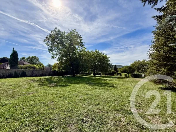 Terrain 893 m²