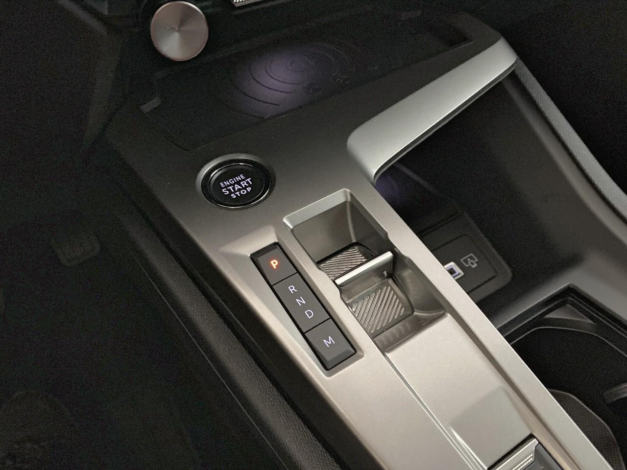Peugeot 308 hybrid 145 e-dcs6 allure — photo 18