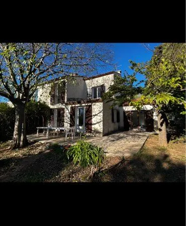 Maison avec jardin en colocation à 3 min à pied du tram