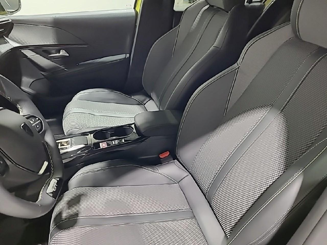 Peugeot 208 hybrid 145 ch e-dcs6 gt — photo 10