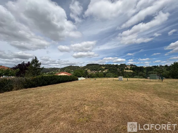 Terrain 1376 m²