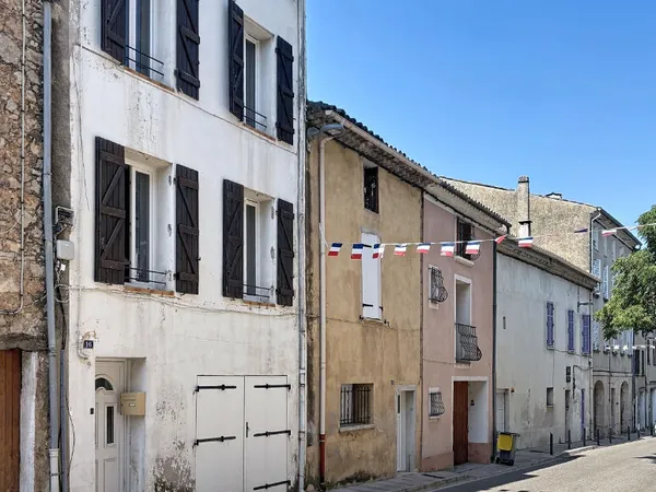Maison de village avec garage