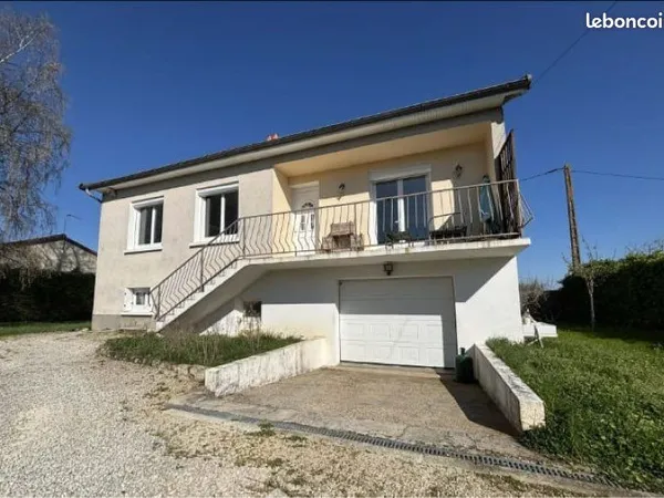 Maison avec grand garage