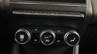 Renault Captur 1.6 E-Tech hybride 145ch Evolution — photo 27