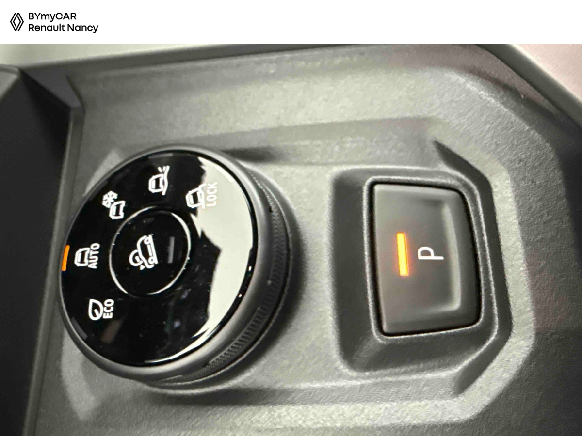 Dacia Bigster Tribrid 150 4x4 — photo 17