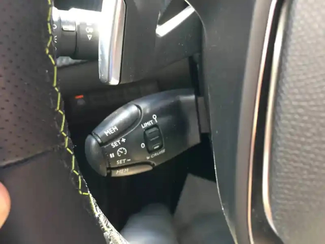 Peugeot 2008 puretech 130 s&amp;s eat8 — photo 17