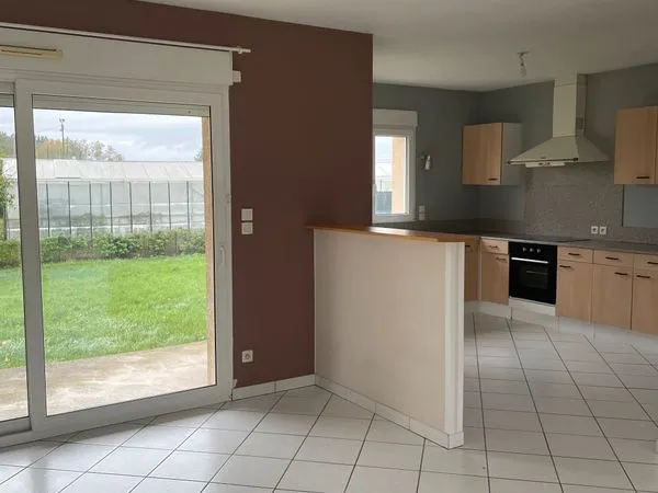 Maison f6 a champigny avec jardin et grand garage