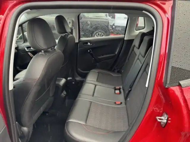 Peugeot 2008 1.2 puretech 110ch e6.c gt line s&amp;s eat6 — photo 8